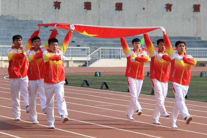 1524995761128178.jpg 20180427校运动会记者团开幕式修 (17).jpg